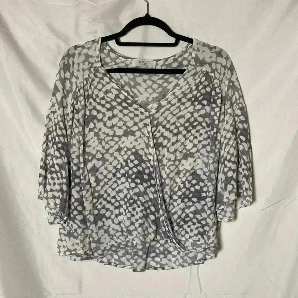 MOD ON TREND‎ top
